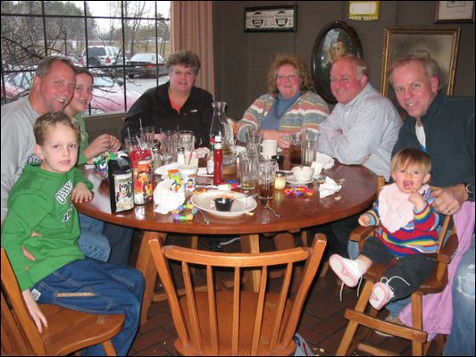 2005_12_31_PaulsFamily.JPG