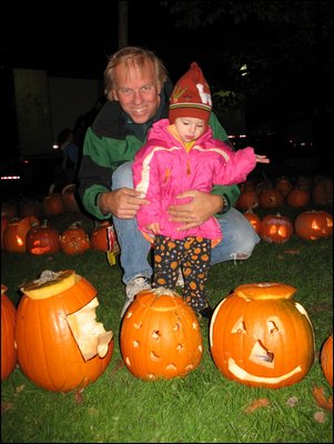 2006_10_21_someofthe10000pumpkins.JPG